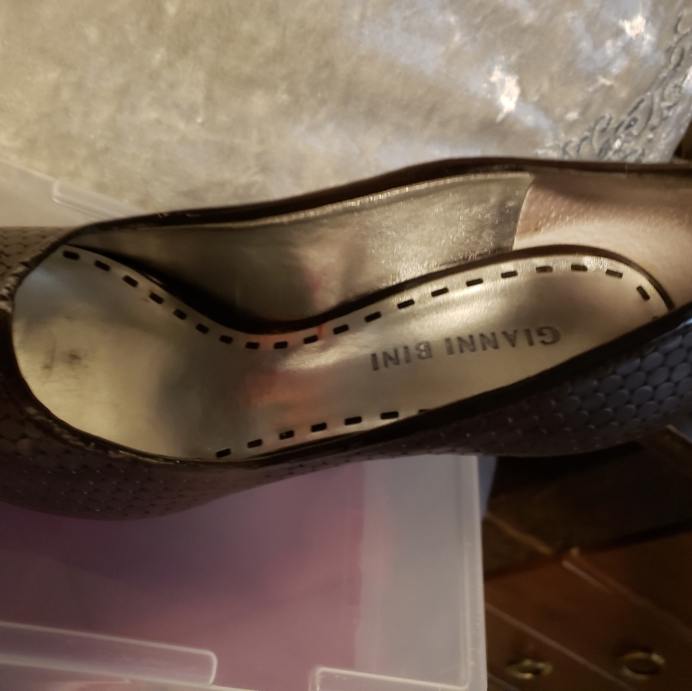 Shoes - Picture 2 of 2